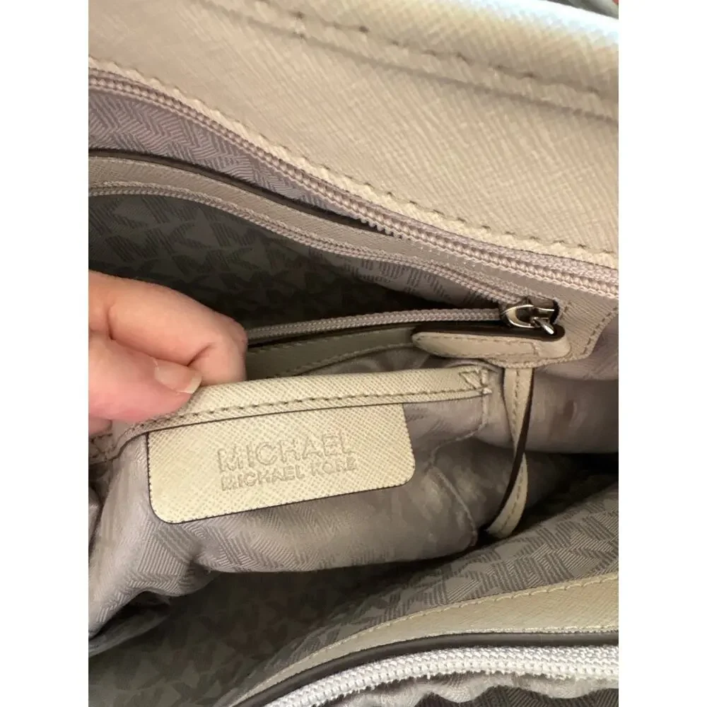 Michael Kors Beige Leather Top Zip Jet Set Large Chain Tote Bag Travel